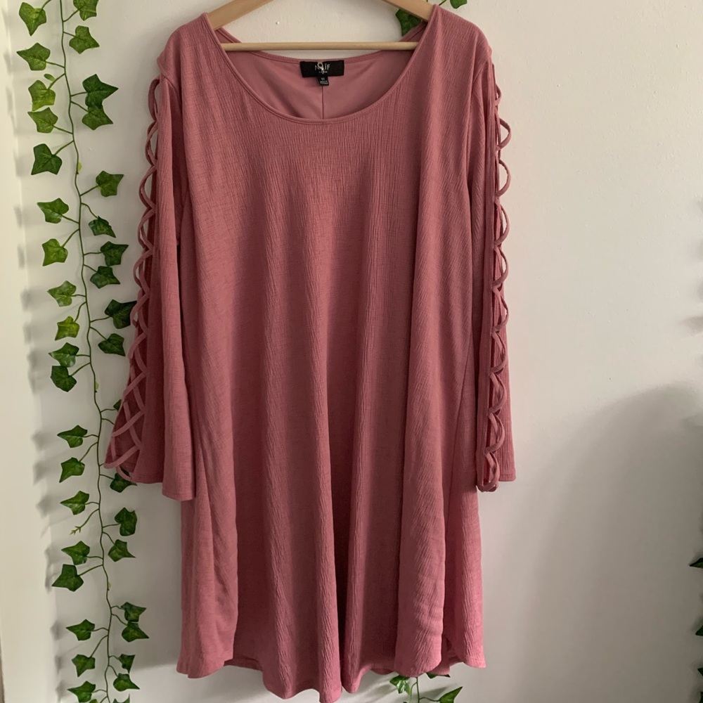 Dress with cutout sleeves